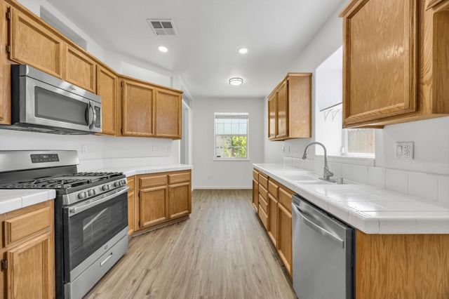 4229 Shandwick Dr, Antelope, CA 95843