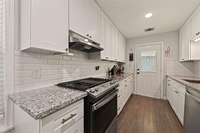 3315 Walsh Street, Bayview, TX 77518