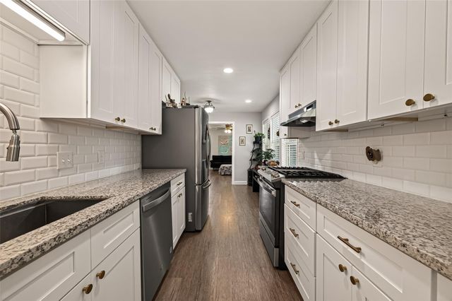 3315 Walsh Street, Bayview, TX 77518