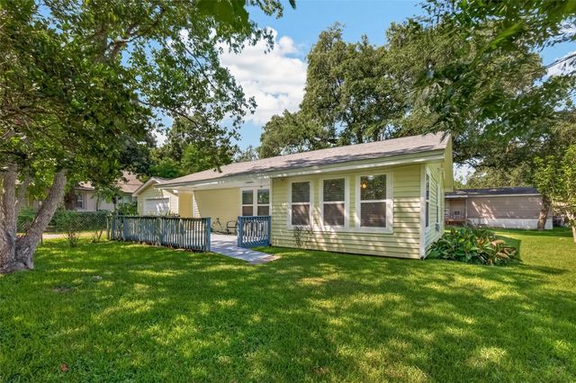 3315 Walsh Street, Bayview, TX 77518