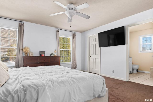 725 W SPRING HOLLOW Lane, Peoria, IL 61605