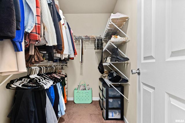 725 W SPRING HOLLOW Lane, Peoria, IL 61605