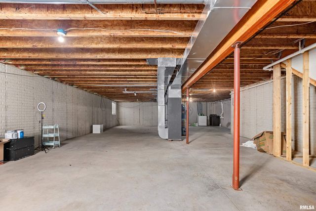 725 W SPRING HOLLOW Lane, Peoria, IL 61605