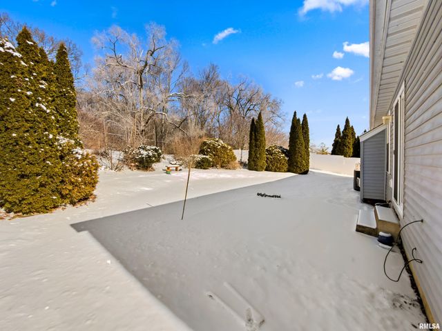 725 W SPRING HOLLOW Lane, Peoria, IL 61605