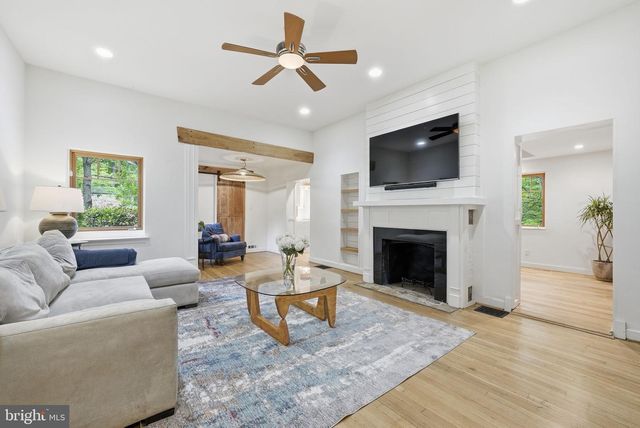 1312 ROBINSON PL, Falls Church, VA 22046