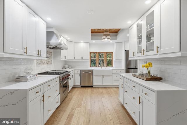 1312 ROBINSON PL, Falls Church, VA 22046