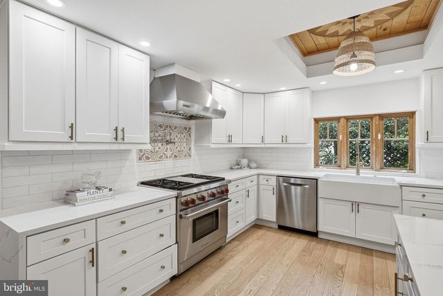 1312 ROBINSON PL, Falls Church, VA 22046