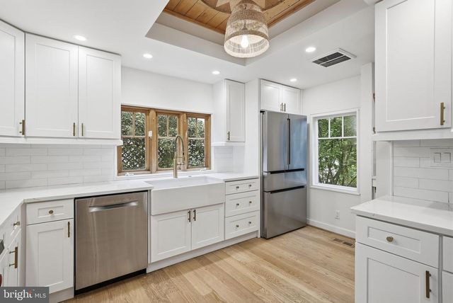 1312 ROBINSON PL, Falls Church, VA 22046