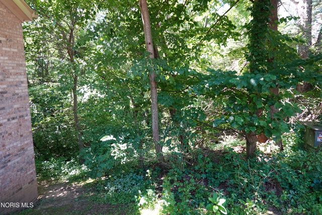 1677 Wyandotte Boulevard, Maumee, OH 43537