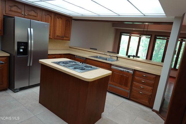 1677 Wyandotte Boulevard, Maumee, OH 43537