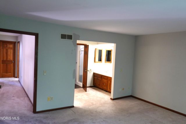 1677 Wyandotte Boulevard, Maumee, OH 43537