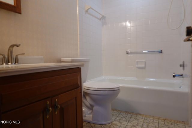 1677 Wyandotte Boulevard, Maumee, OH 43537