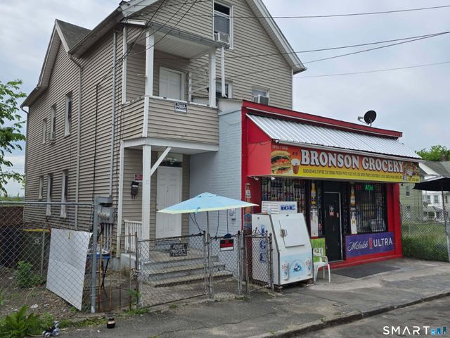 17 Bronson Street, Waterbury, CT 06704