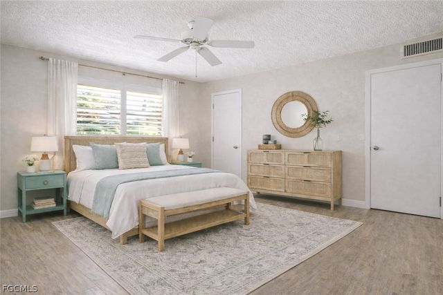 1549 Sandpiper ST 34, Naples, FL 34102