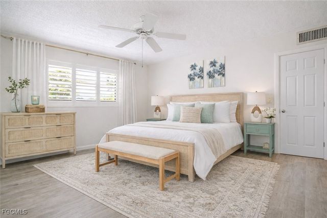 1549 Sandpiper ST 34, Naples, FL 34102