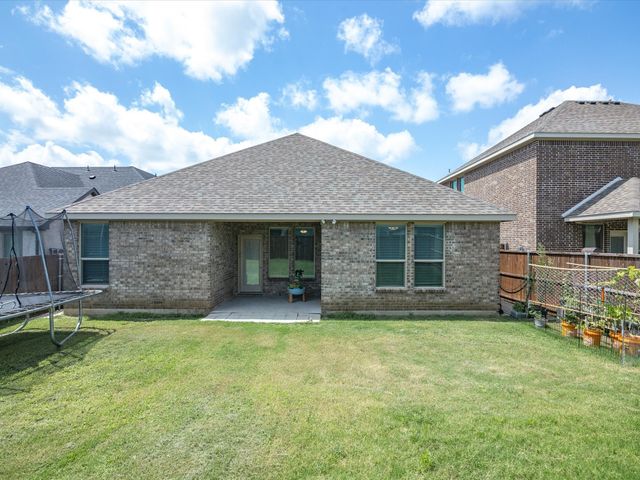 624 Hazeltine Road, Red Oak, TX 75154