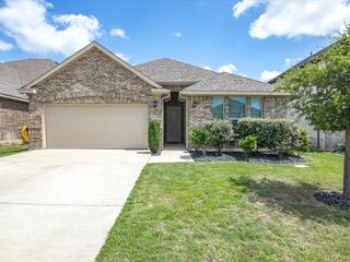 624 Hazeltine Road, Red Oak, TX 75154