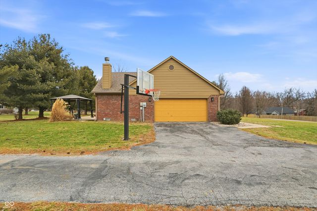 10404 N Serenity Lane, Mooresville, IN 46158