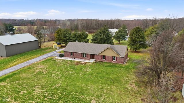 10404 N Serenity Lane, Mooresville, IN 46158