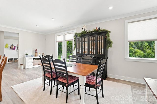 220 E Warfield Drive, Mooresville, NC 28115