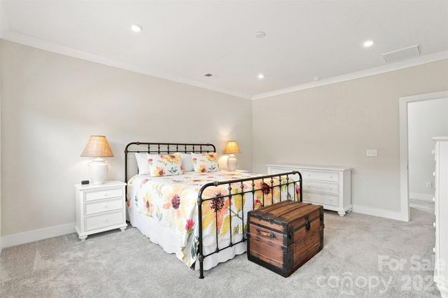 220 E Warfield Drive, Mooresville, NC 28115