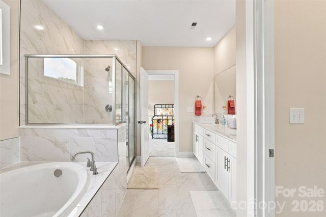 220 E Warfield Drive, Mooresville, NC 28115