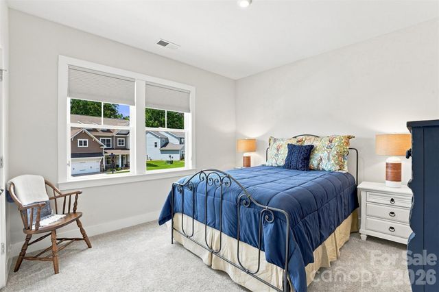 220 E Warfield Drive, Mooresville, NC 28115