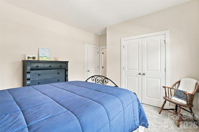 220 E Warfield Drive, Mooresville, NC 28115