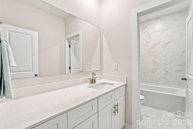 220 E Warfield Drive, Mooresville, NC 28115