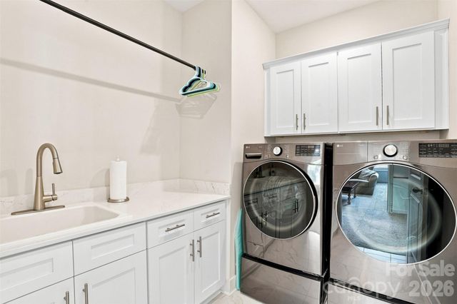 220 E Warfield Drive, Mooresville, NC 28115