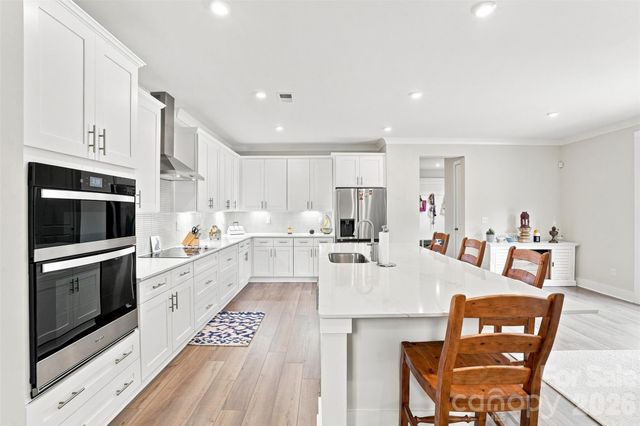 220 E Warfield Drive, Mooresville, NC 28115