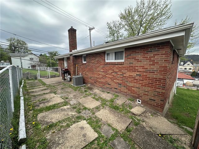 900 State Ave, Coraopolis, PA 15108