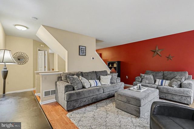 129 PENTAIL DR, Lancaster, PA 17601