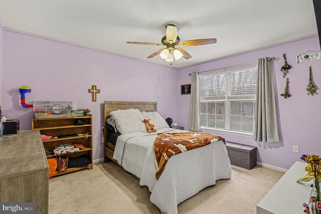 129 PENTAIL DR, Lancaster, PA 17601