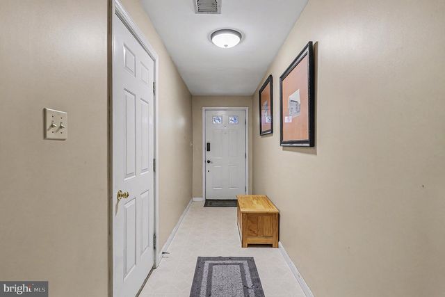 129 PENTAIL DR, Lancaster, PA 17601