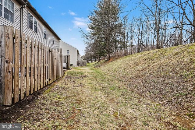 129 PENTAIL DR, Lancaster, PA 17601