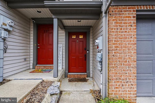 129 PENTAIL DR, Lancaster, PA 17601