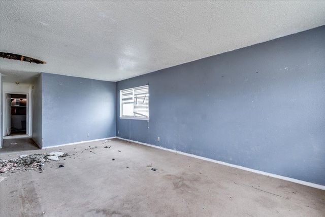 1614 E Del Mar St, Wichita, KS 67216