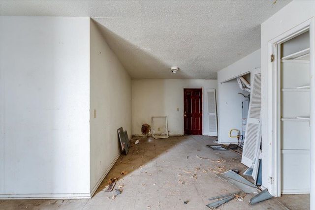 1614 E Del Mar St, Wichita, KS 67216