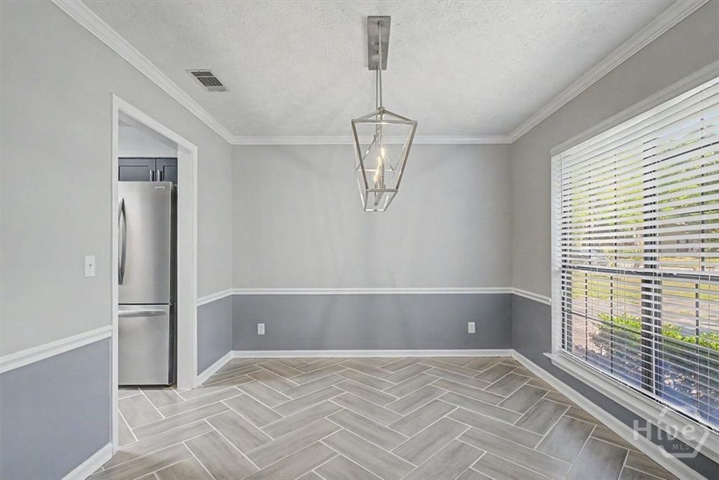 Image 10 of property listing at 13 N Nicholson Circle, Savannah, GA 31419