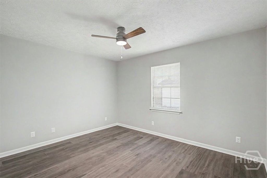 Image 18 of property listing at 13 N Nicholson Circle, Savannah, GA 31419