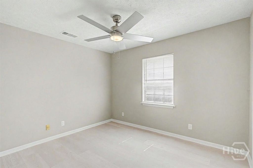 Image 20 of property listing at 13 N Nicholson Circle, Savannah, GA 31419