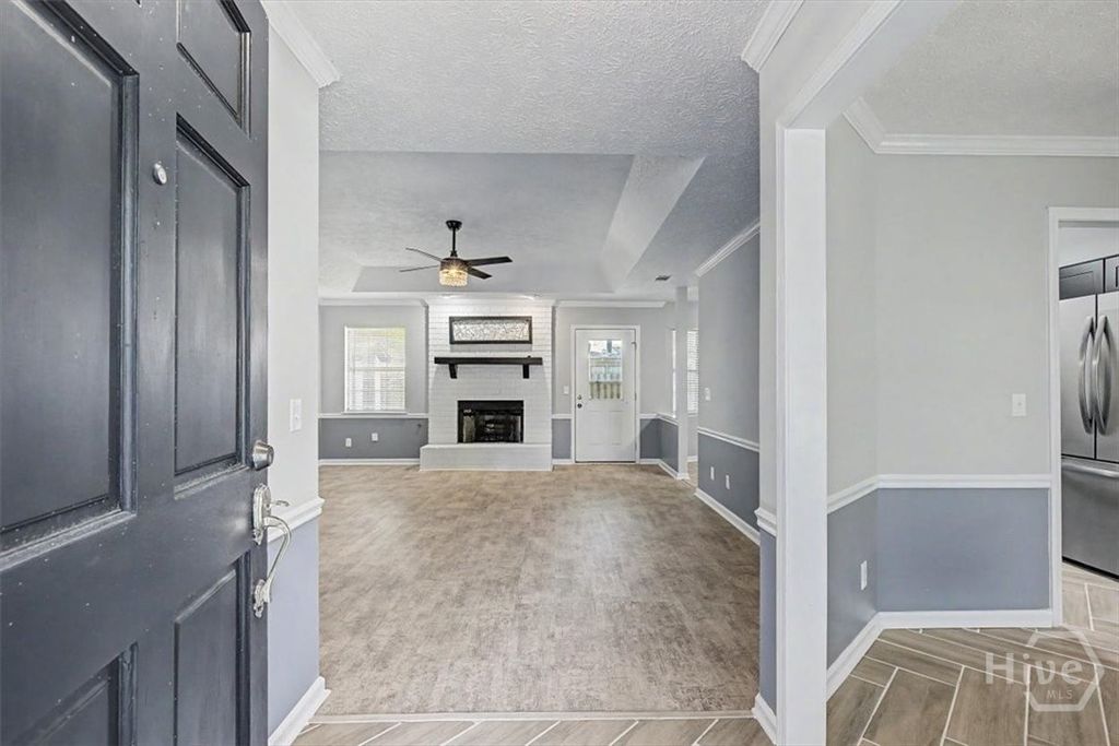 Image 3 of property listing at 13 N Nicholson Circle, Savannah, GA 31419