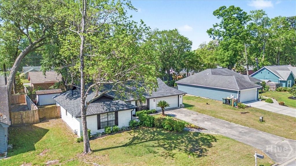 Image 35 of property listing at 13 N Nicholson Circle, Savannah, GA 31419