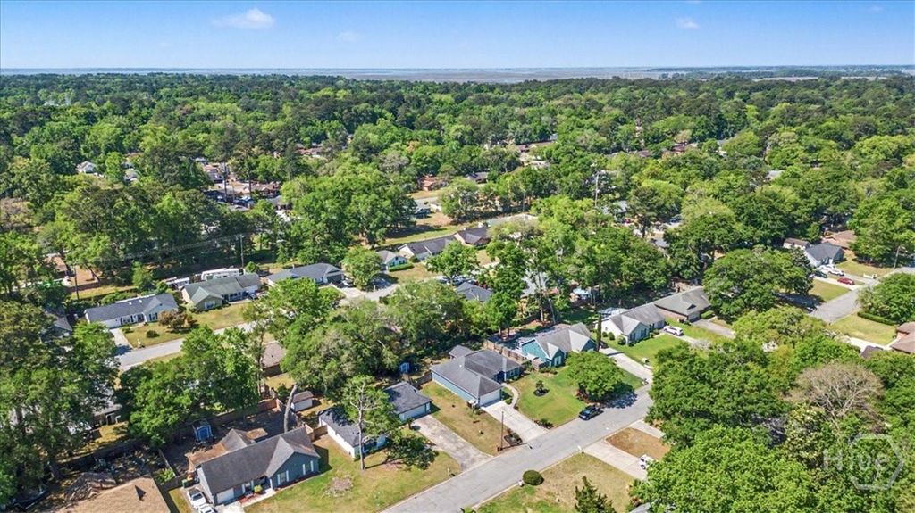 Image 37 of property listing at 13 N Nicholson Circle, Savannah, GA 31419