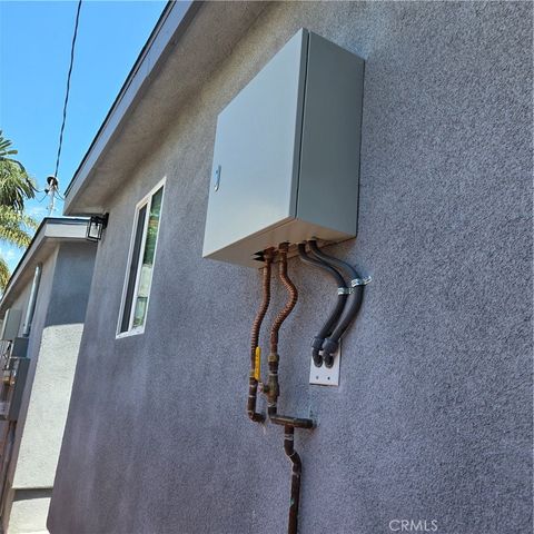 8903 Baring Cross, Los Angeles, CA 90044