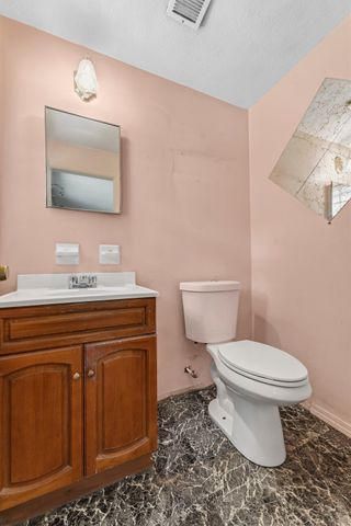 9 Lynnwood Ave, Swansea, MA 02777