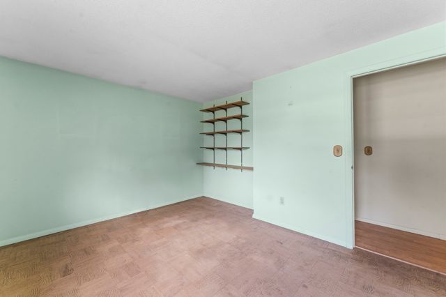 9 Lynnwood Ave, Swansea, MA 02777