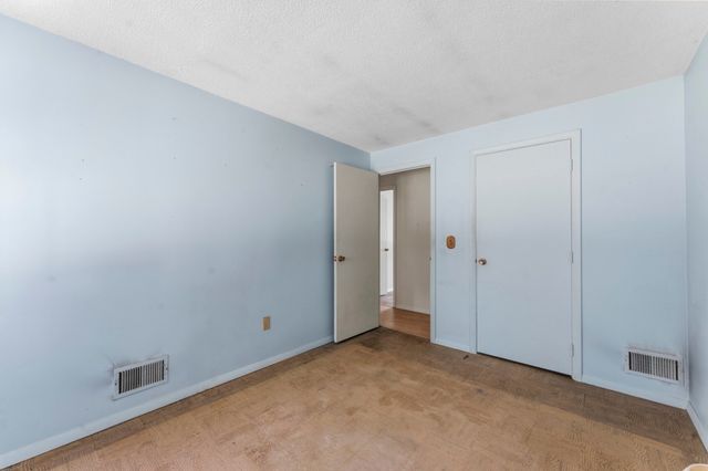 9 Lynnwood Ave, Swansea, MA 02777