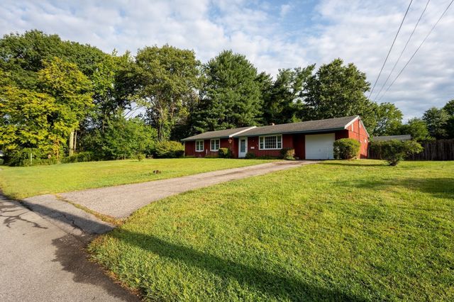 9 Lynnwood Ave, Swansea, MA 02777